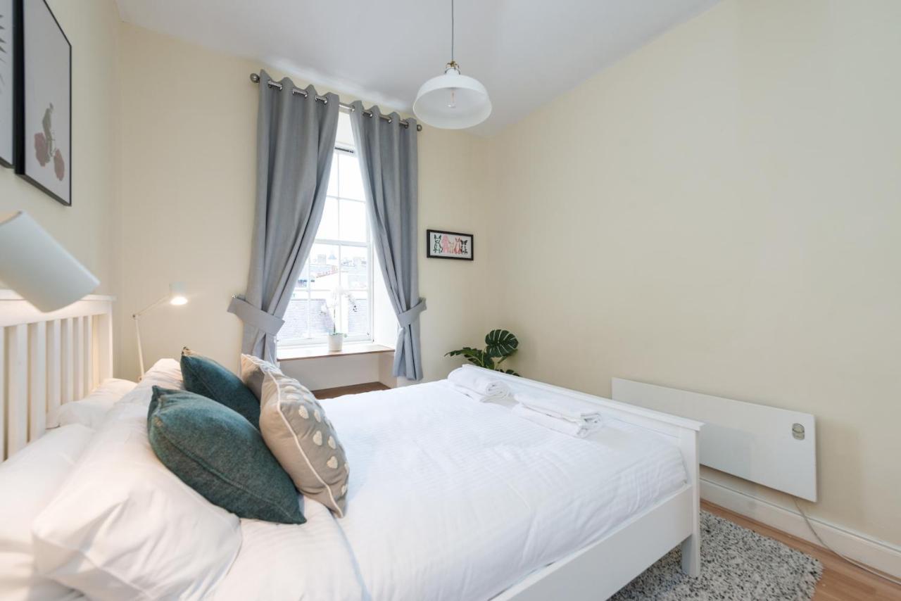 Bright And Modern 2 Bed Apartment إدنبرة المظهر الخارجي الصورة